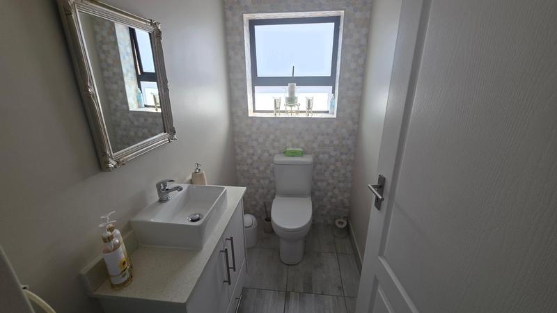 4 Bedroom Property for Sale in Reebok Western Cape